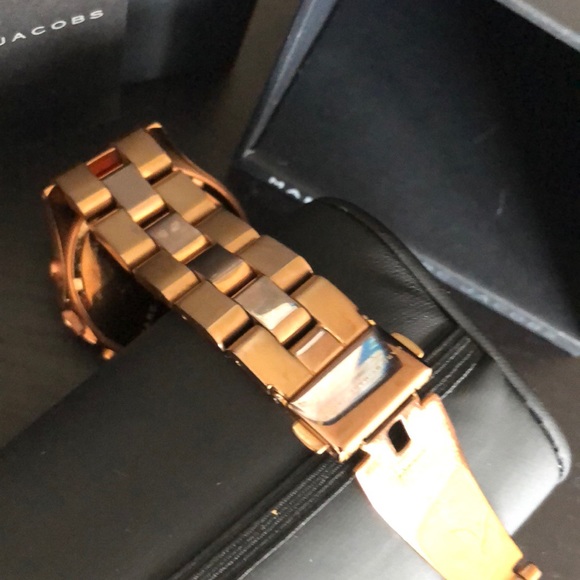 Marc by Marc Jacobs MBM3074 Women's Watch-PreLoved - Picture 5 of 6